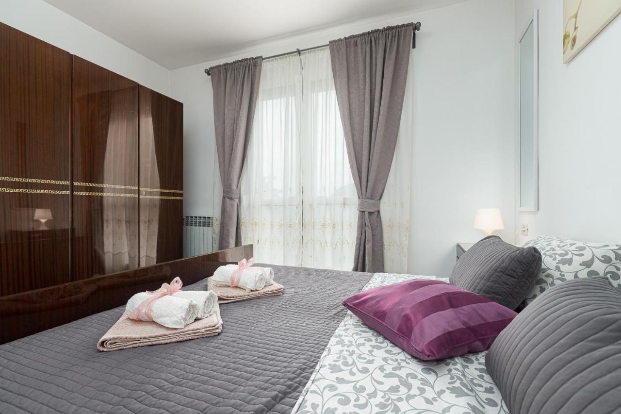 Dea B4+1 * Poreč